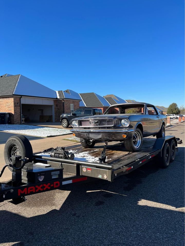 trailer pic mustang.jpg.jpg